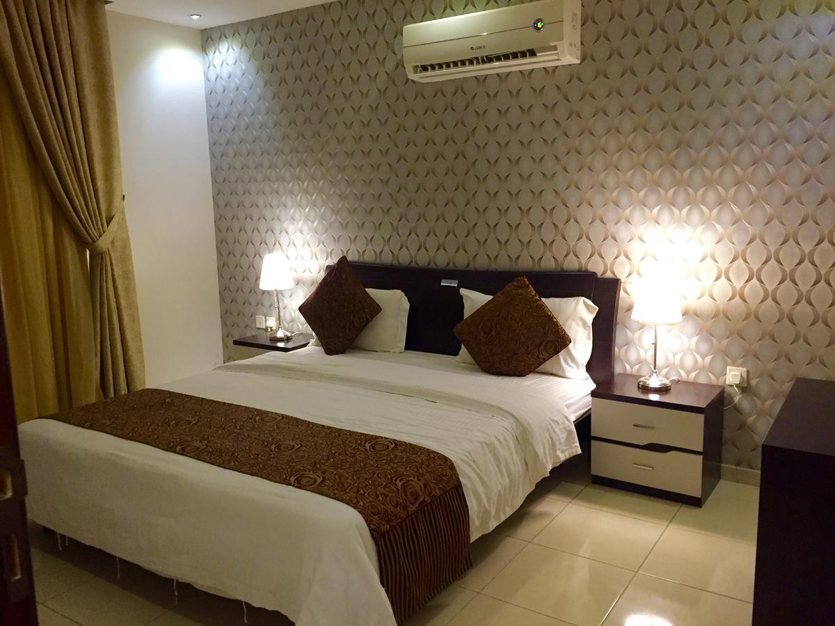 Gold Inn Hotel Ал Хубар Екстериор снимка