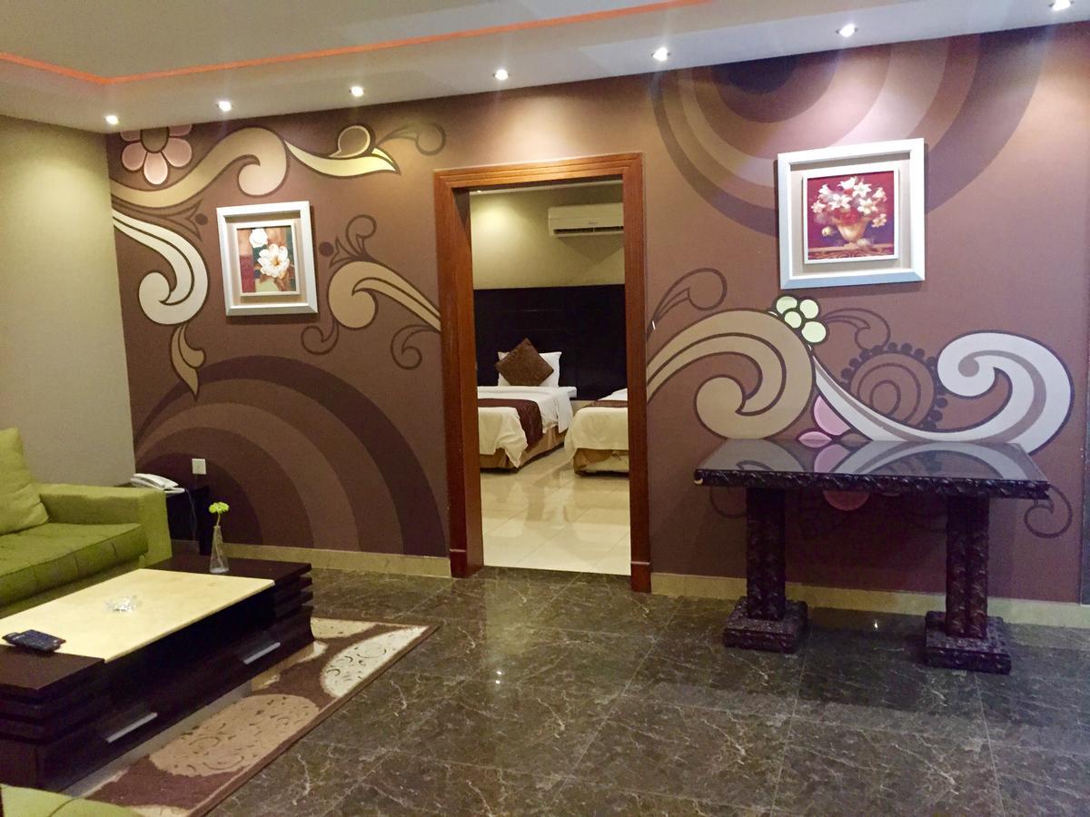 Gold Inn Hotel Ал Хубар Екстериор снимка